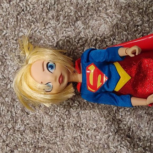 Supergirl Doll - Picture 3 of 4